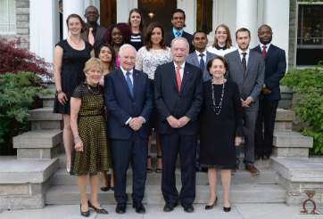 Governor General of Canada David Johnston + former Prime Minister the Right Honourable Jean Chretien+ QEScholars, photo credit MCpl Vincent Carbonneau, Rideau Hall ©OSGG, 2016.