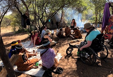 Global College students learned about traditional medicines, trapping and handicrafts from San Indigenous people at D'Qae Qare Lodge - a community run lodge near D'Kar as part of their 2018 field course in Botswana.