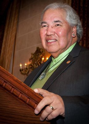 Murray Sinclair standing at a podium.